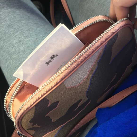 New Coach purse - Picture 5 of 5